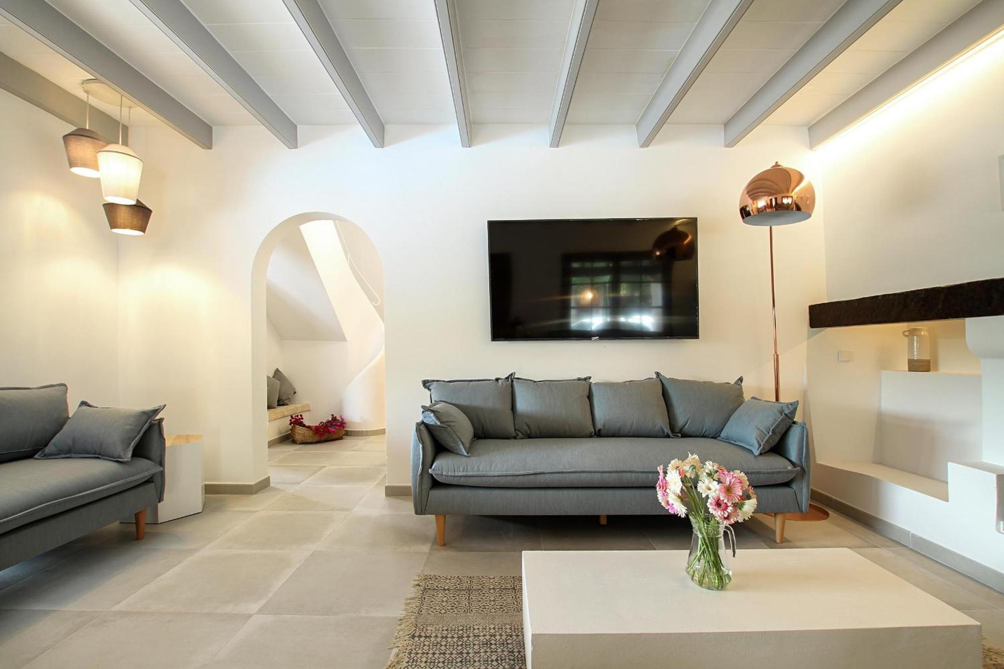 Encinas Villa *