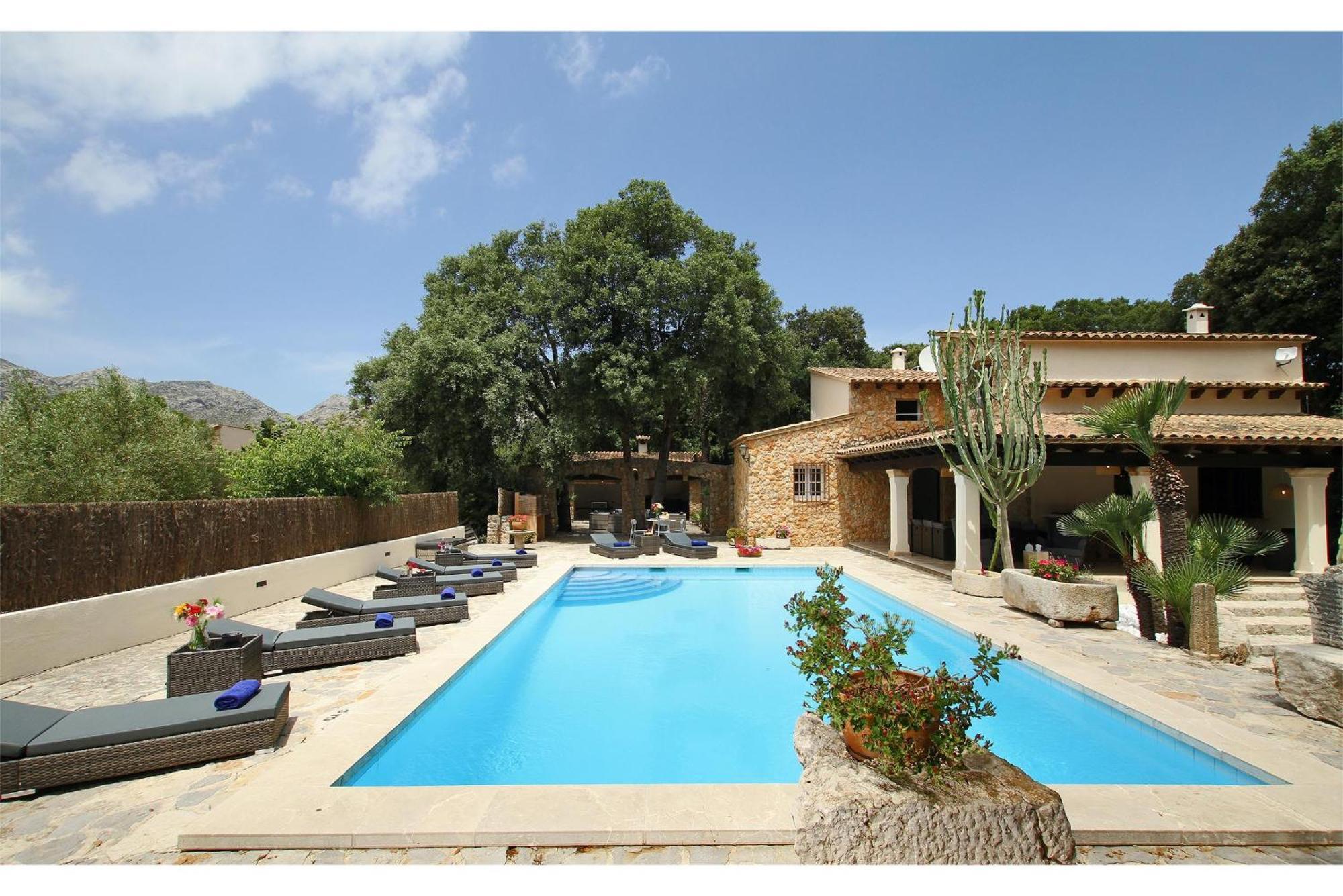 Villa Encinas *